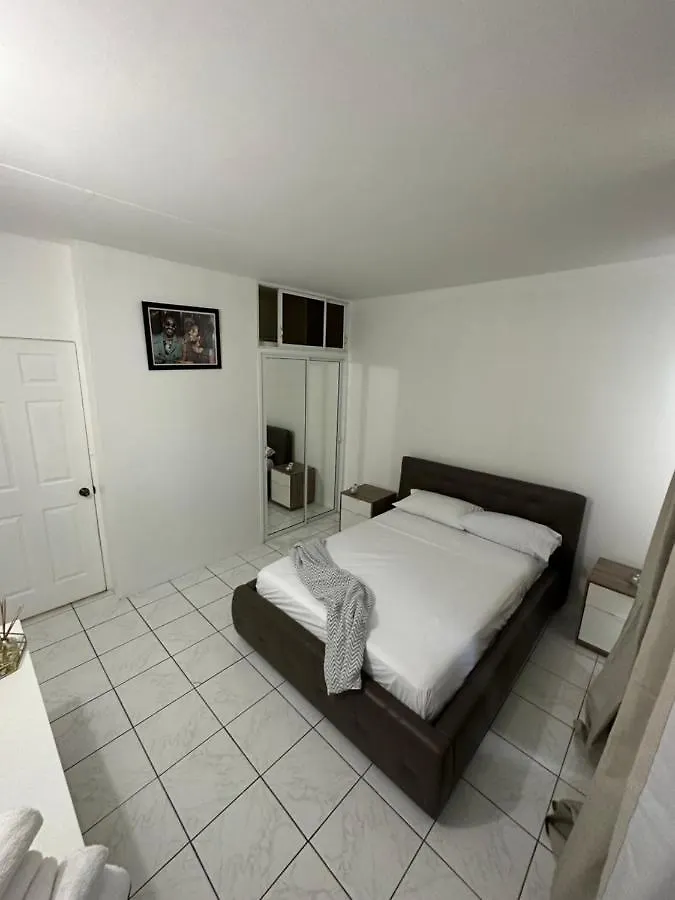 Sunshine Accommodation Camperdown Apartment