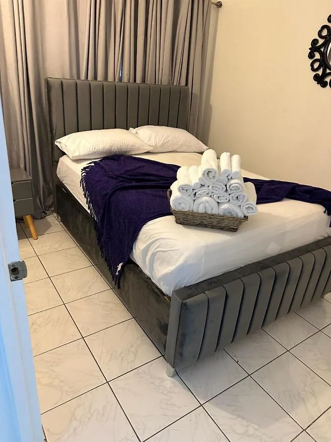 Sunshine Accommodation Camperdown Apartment